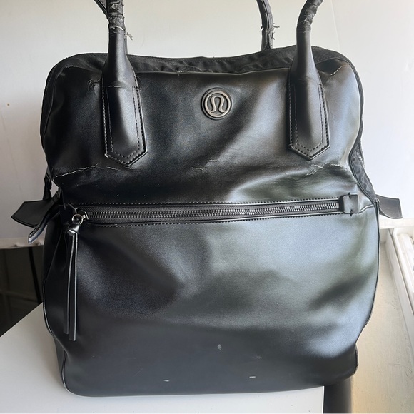 Lululemon leather gym / weekend bag - as is, price firm - Picture 6 of 6